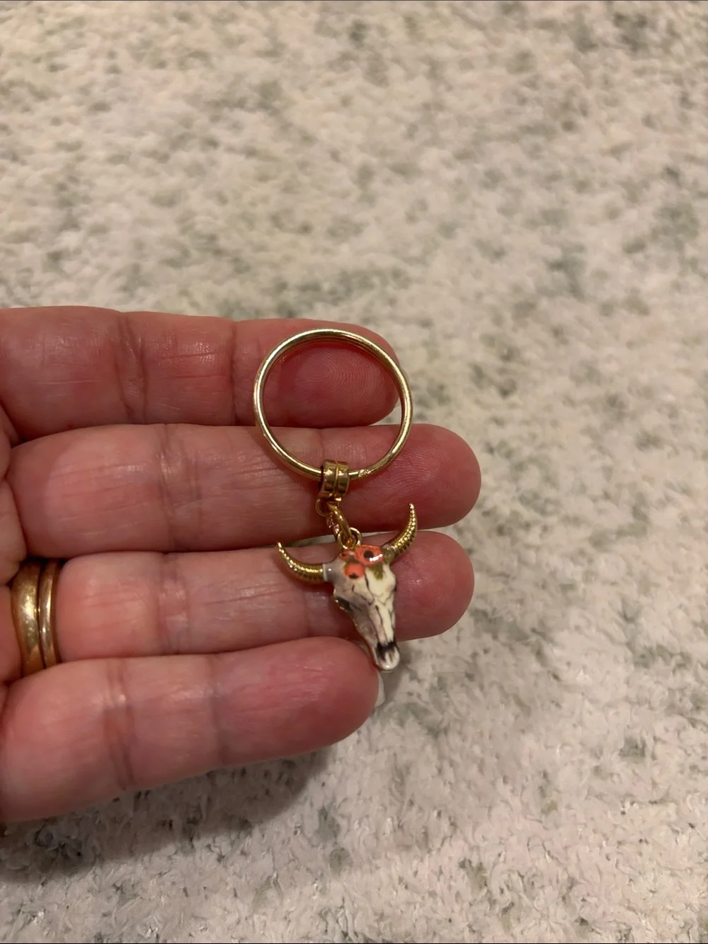Gold-Tone Western Cattle Skull Bull Keychain with Floral Accent NWT 2”